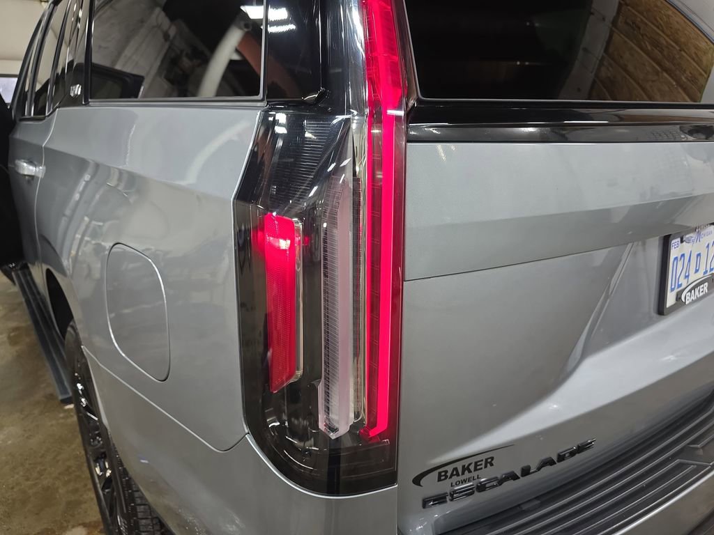 Used 2024 Cadillac Escalade Sport w/ LPO, ONYX Package image 40