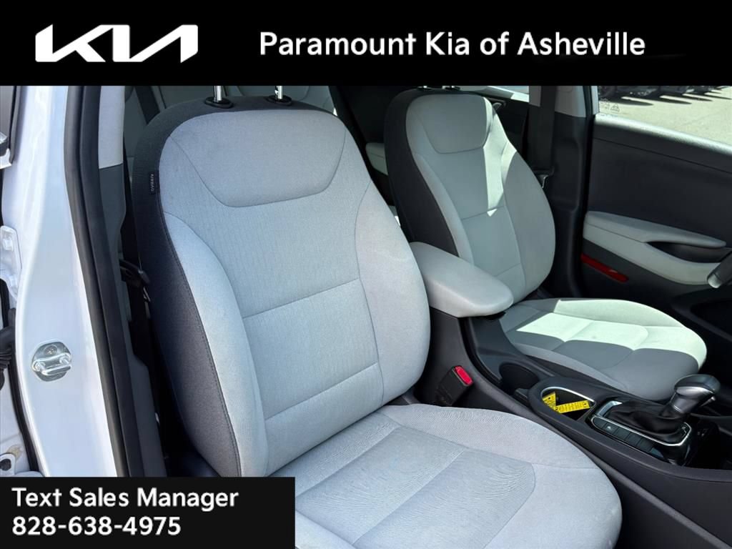 Used 2022 Hyundai Ioniq SE FWD image 19