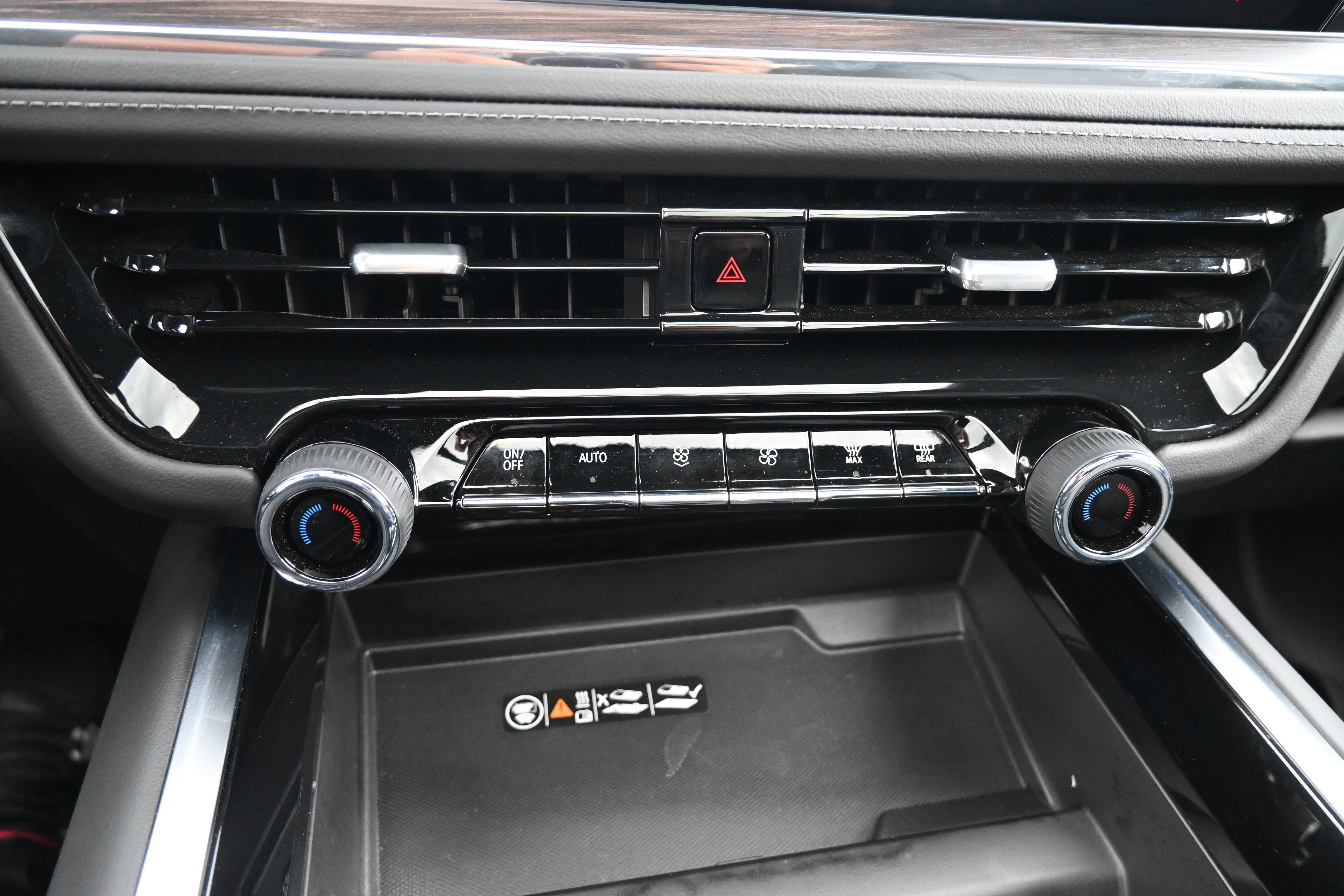 Used 2025 Chevrolet Tahoe Z71 w/ Z71 Off-Road Package image 29