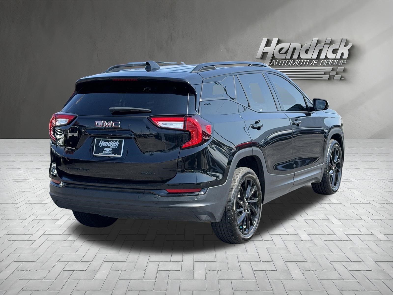 Used 2024 GMC Terrain SLT w/ Elevation Edition AWD/4WD image 10
