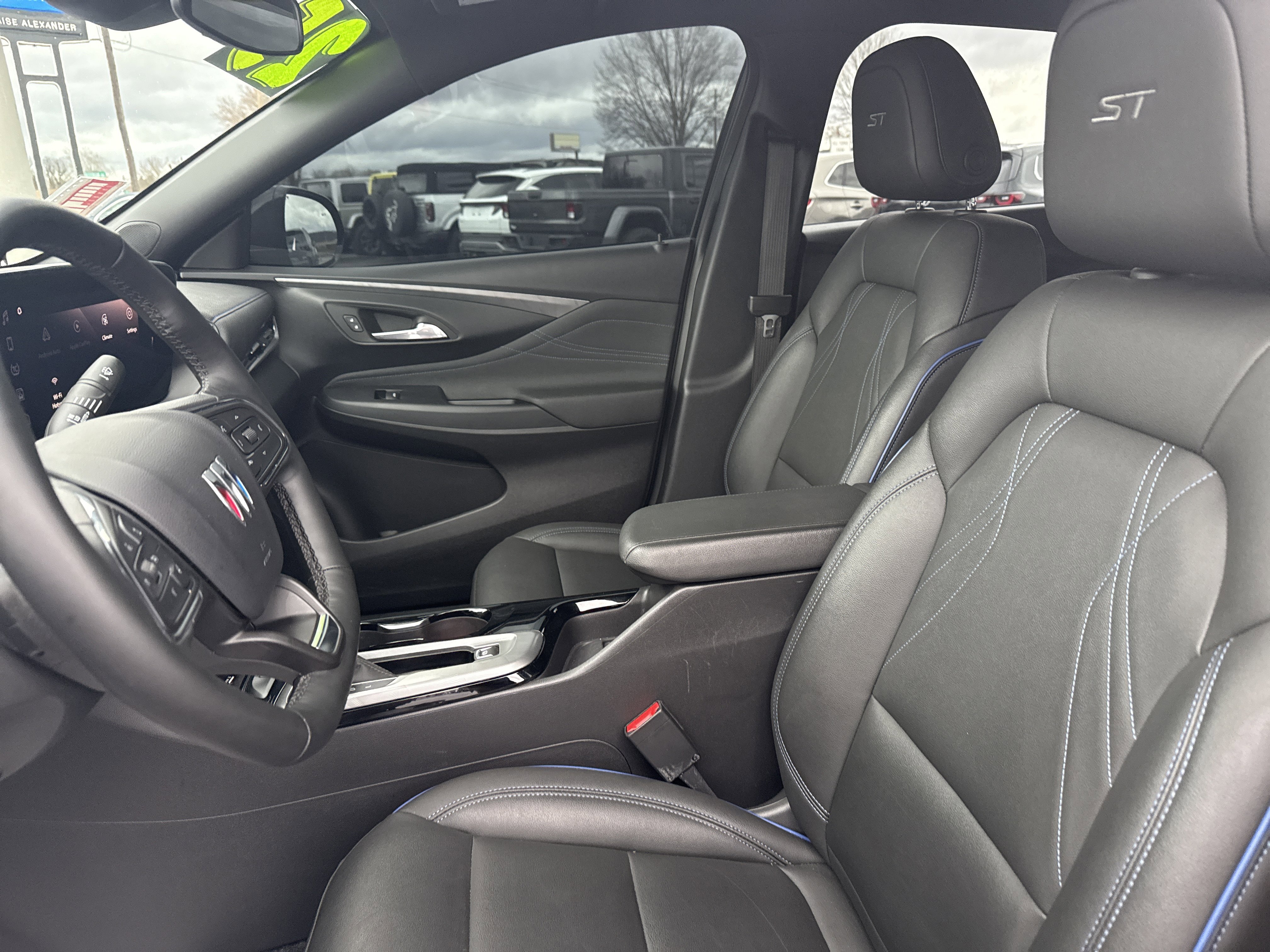 Used 2025 Buick Envista Sport Touring w/ Convenience I Package image 12