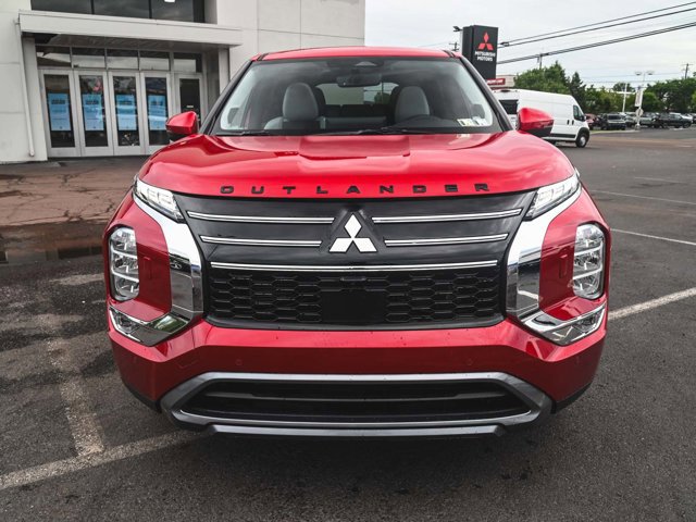 New 2025 Mitsubishi Outlander SE image 2