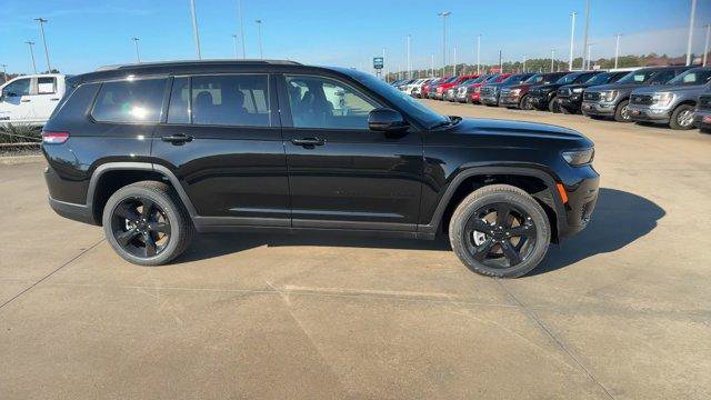 New 2025 Jeep Grand Cherokee L Altitude RWD image 2