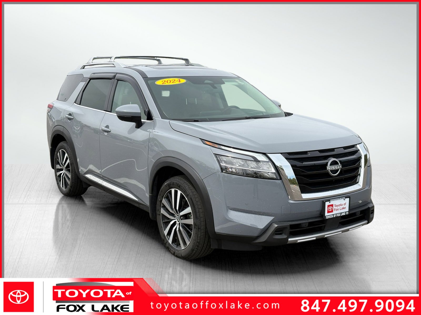 Used 2024 Nissan Pathfinder Platinum w/ Cargo Package AWD/4WD image 1
