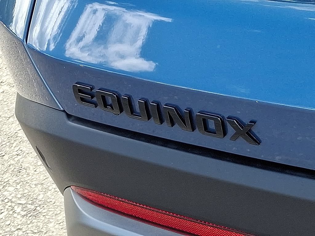 New 2026 Chevrolet Equinox LT w/ Midnight Edition FWD image 5