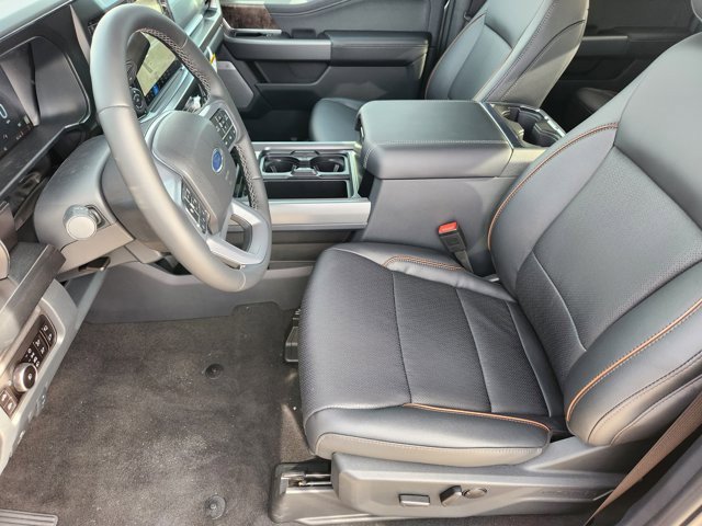 New 2026 Ford F250 Lariat w/ Black Appearance Package image 9