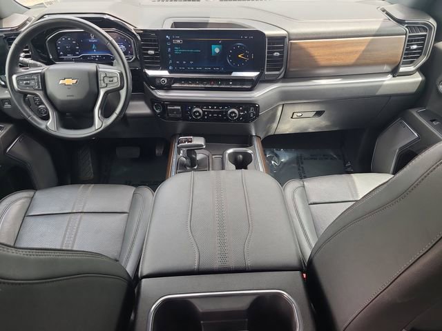 Used 2023 Chevrolet Silverado 1500 High Country w/ Technology Package image 9