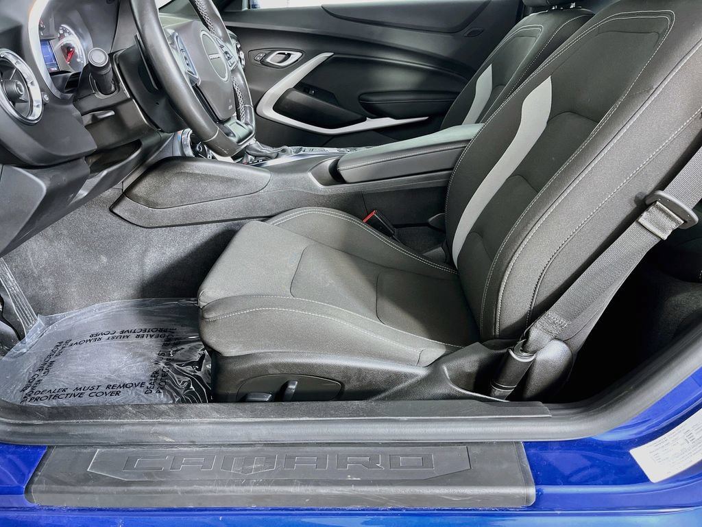Used 2022 Chevrolet Camaro LT RWD image 27