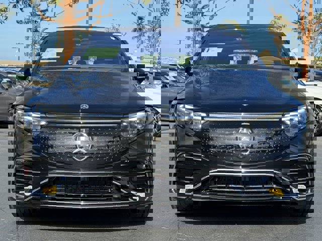 Used 2022 Mercedes-Benz EQS 580 4MATIC Sedan image 3