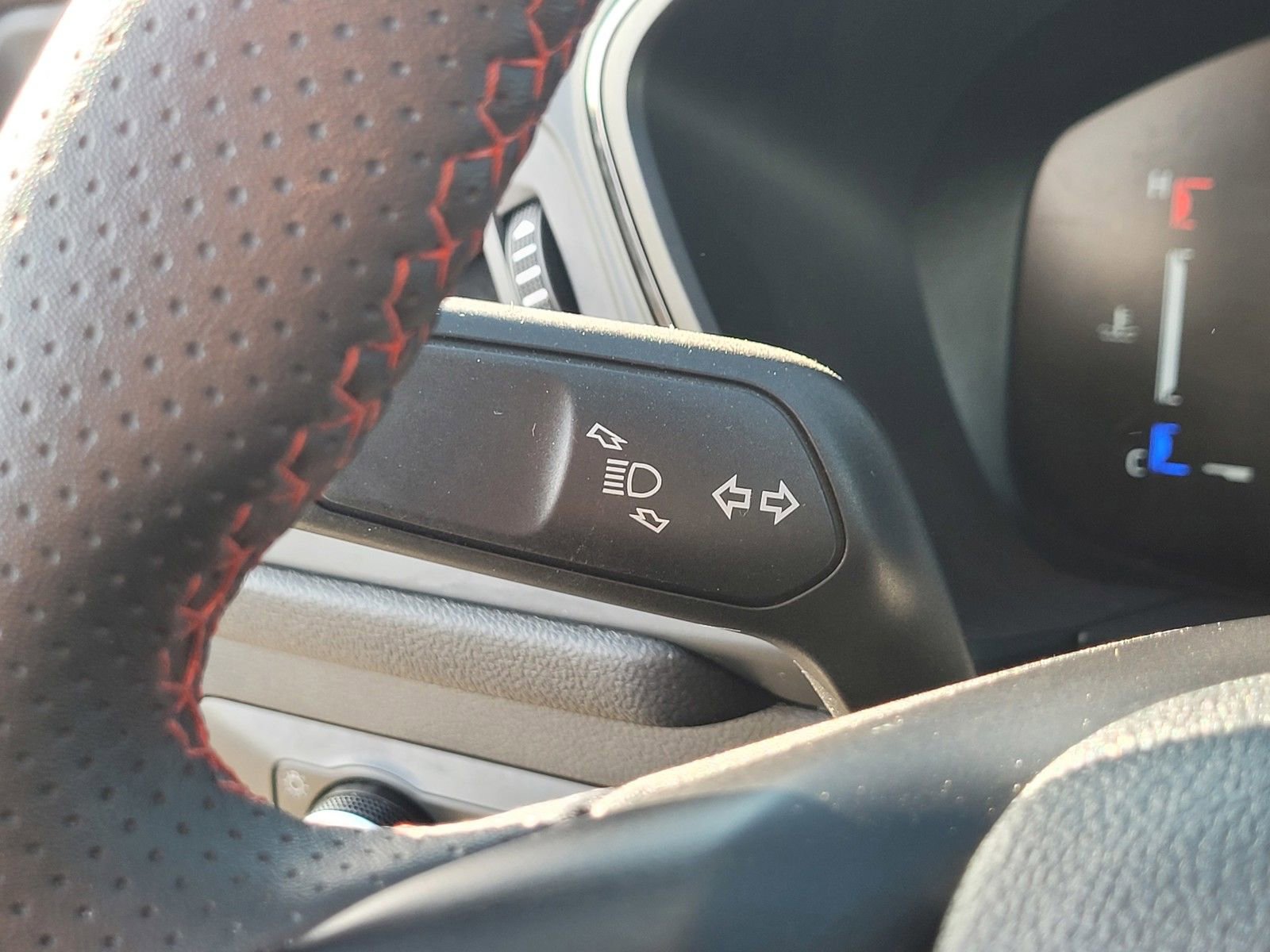 Used 2025 Ford Escape ST-Line image 24