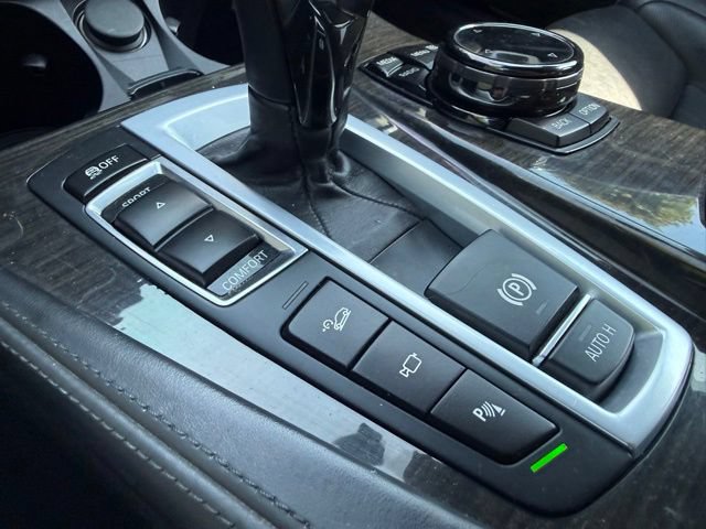 Used 2015 BMW 550i xDrive Sedan AWD/4WD image 30