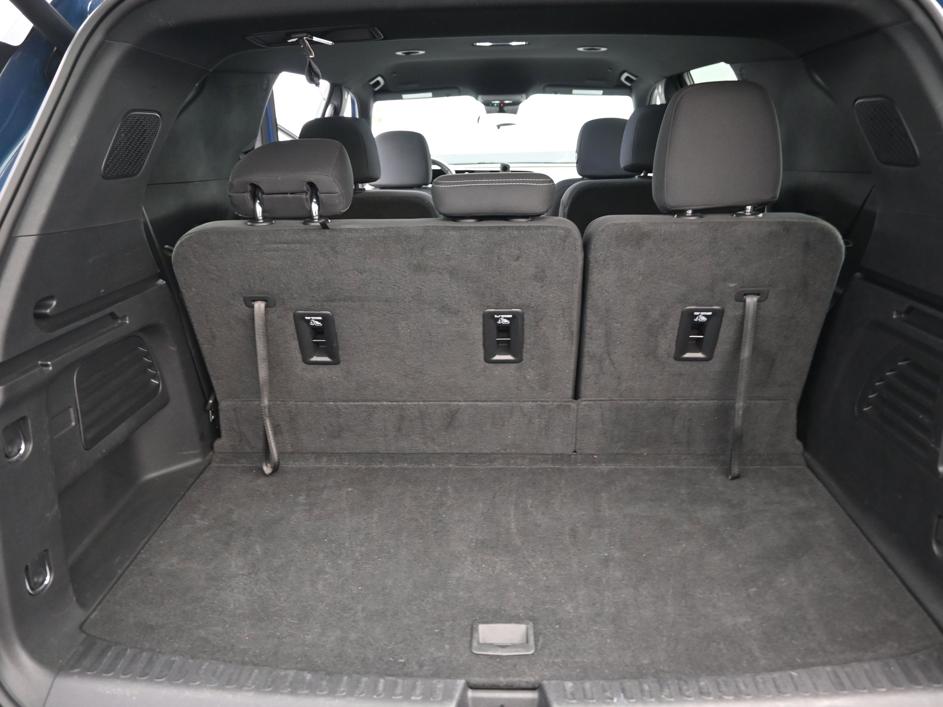 Used 2025 Chevrolet Traverse LT image 19