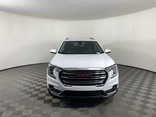 Used 2024 GMC Terrain SLT FWD image 4