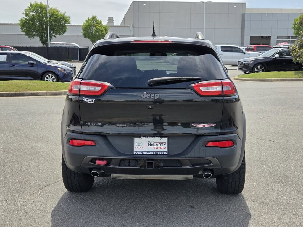 Used 2016 Jeep Cherokee Trailhawk w/ Comfort/Convenience Group AWD/4WD image 4