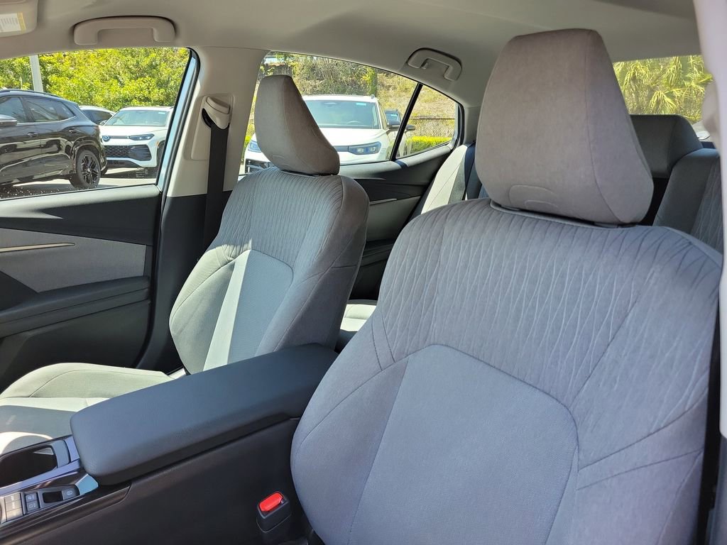 Used 2025 Toyota Camry LE FWD image 19