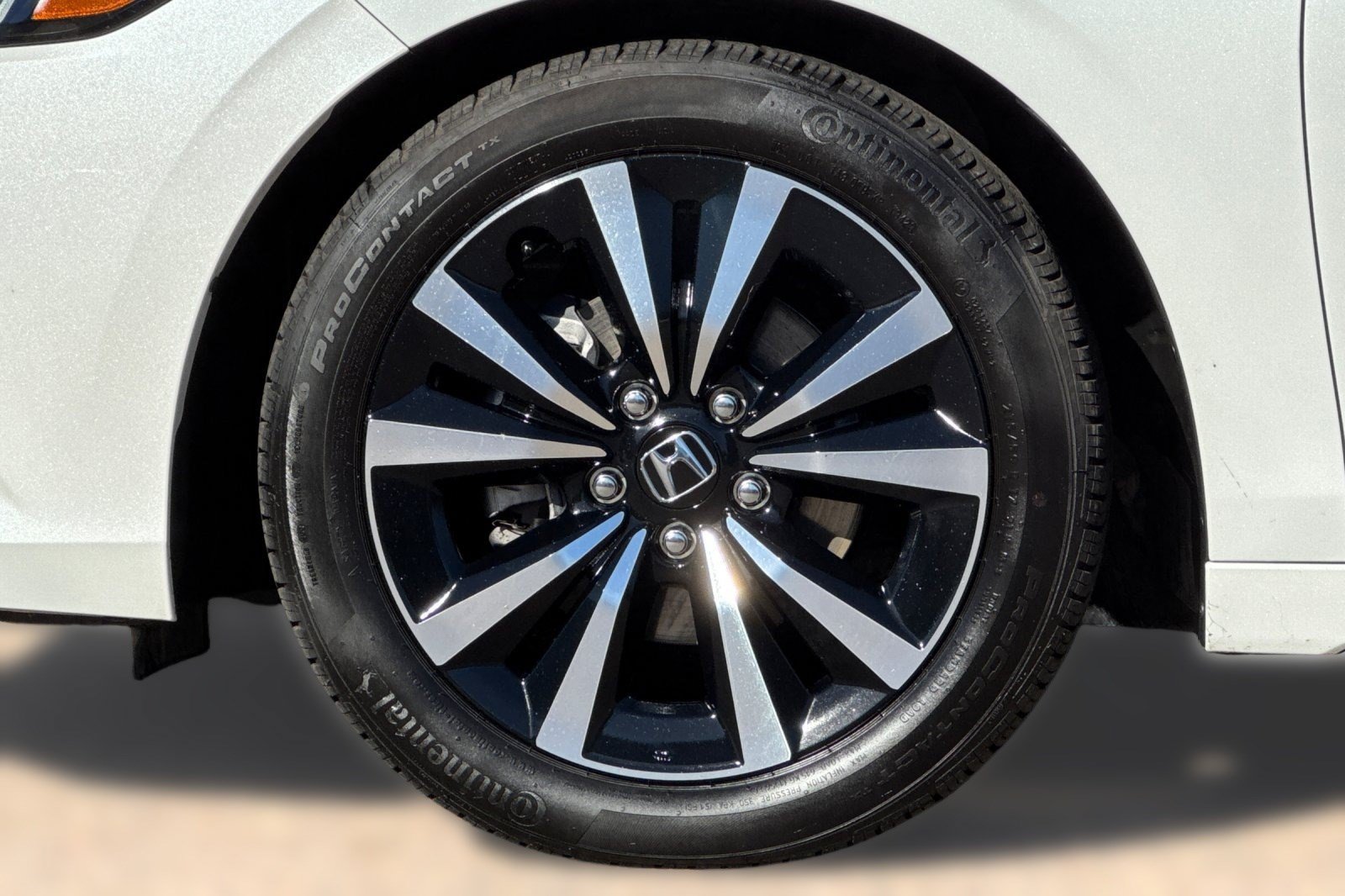 Used 2024 Honda Civic EX-L image 13