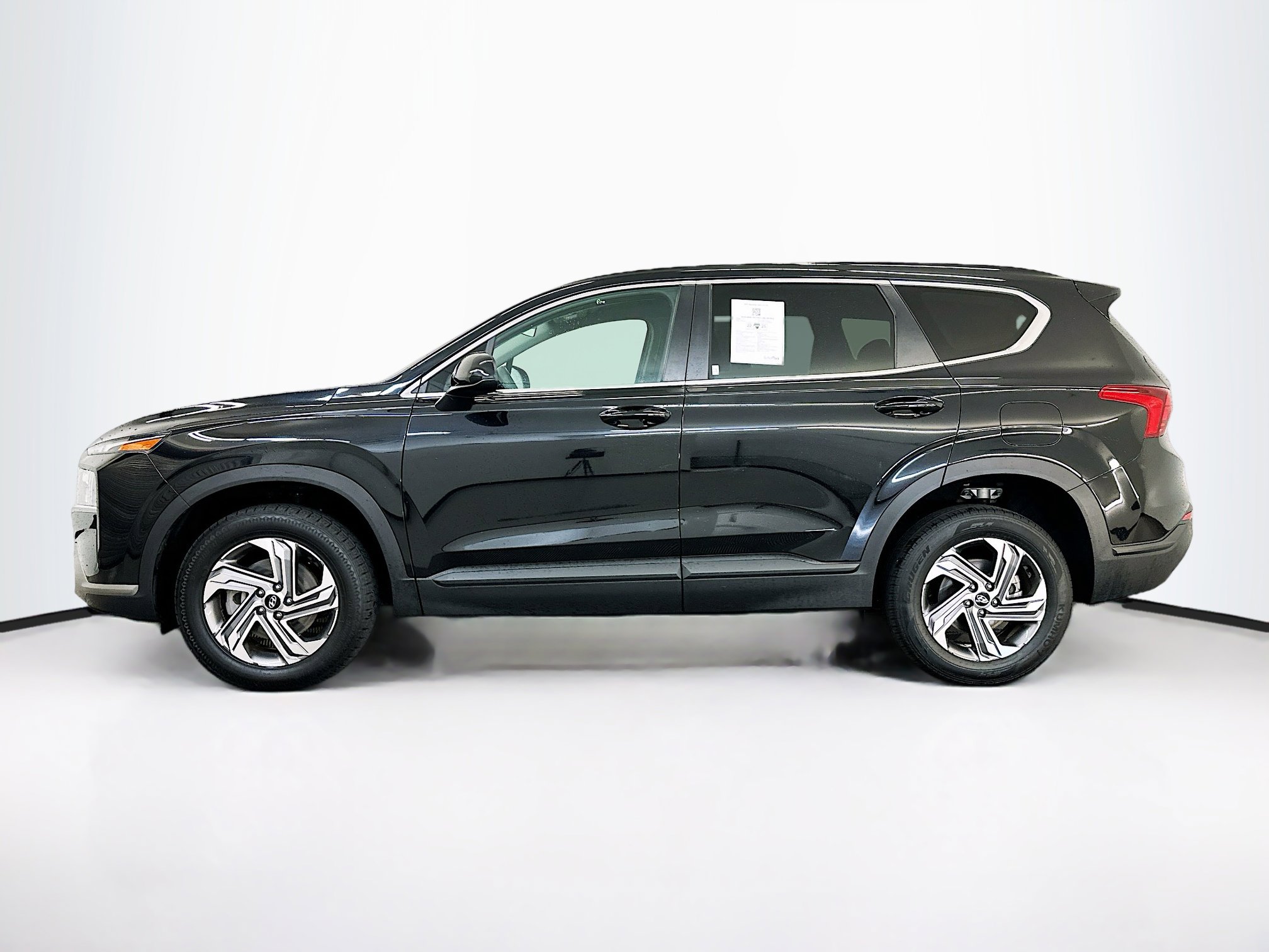 Used 2023 Hyundai Santa Fe SE image 4