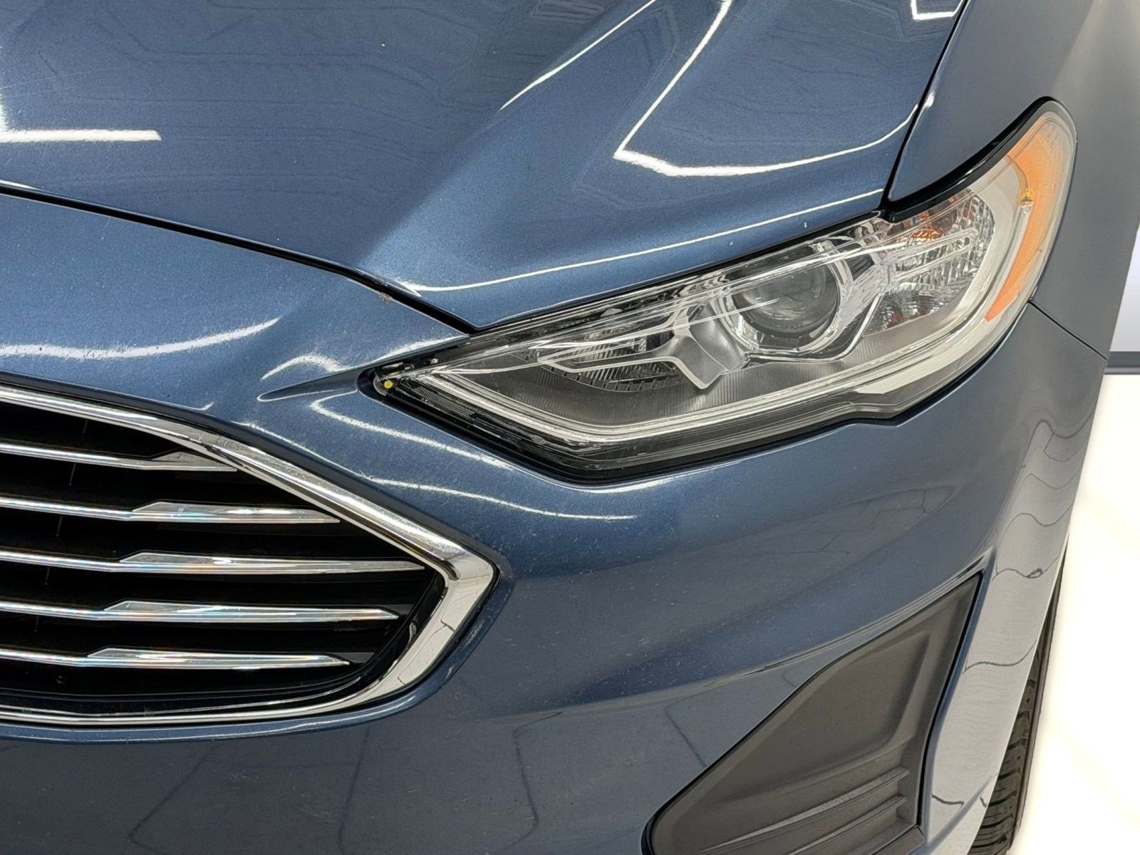 Used 2019 Ford Fusion SE FWD image 9