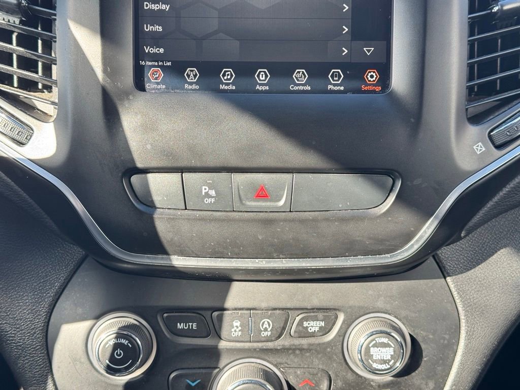 Used 2019 Jeep Cherokee Latitude Plus image 46