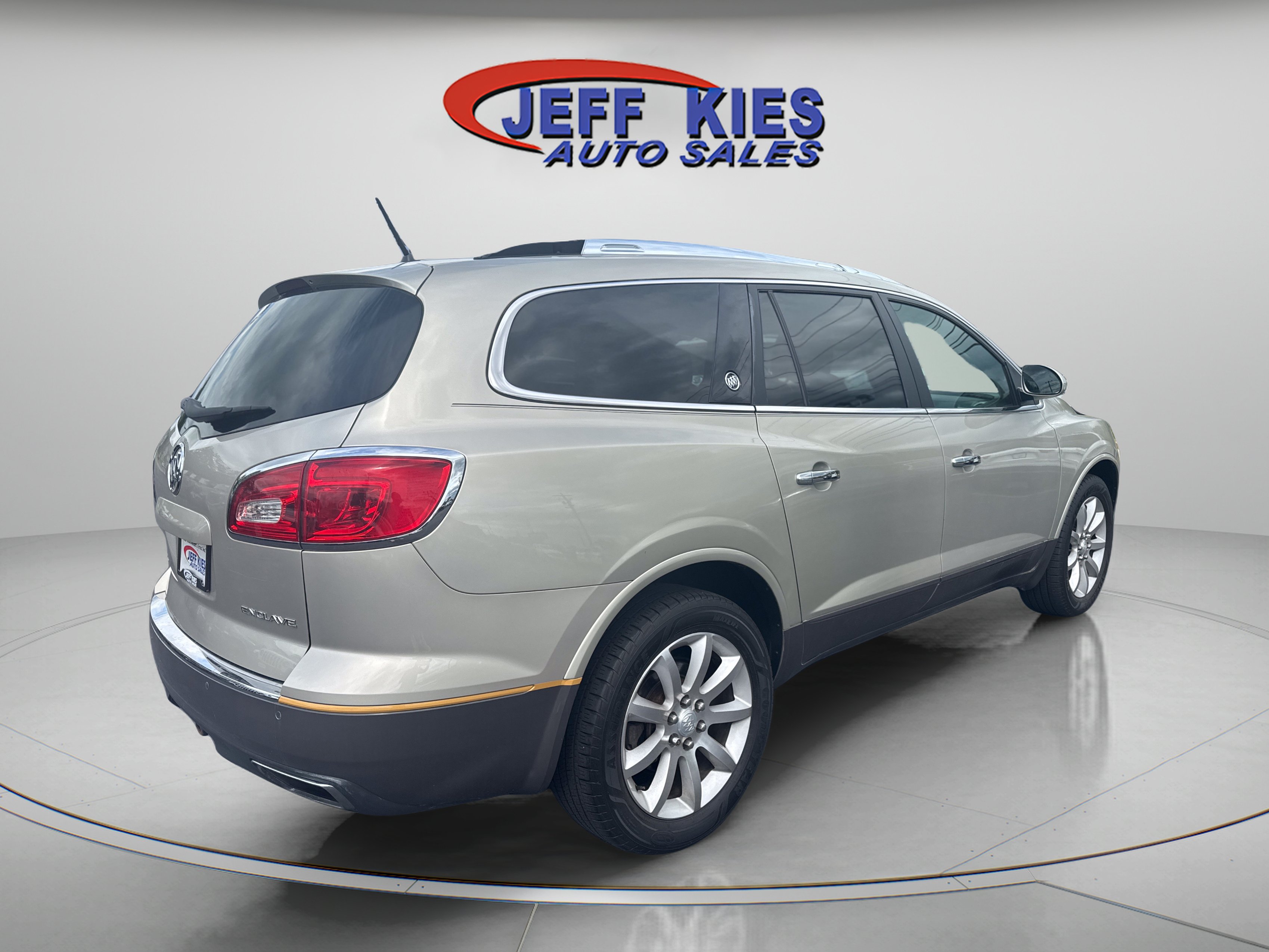 Used 2017 Buick Enclave Premium w/ Experience Buick Package FWD image 5
