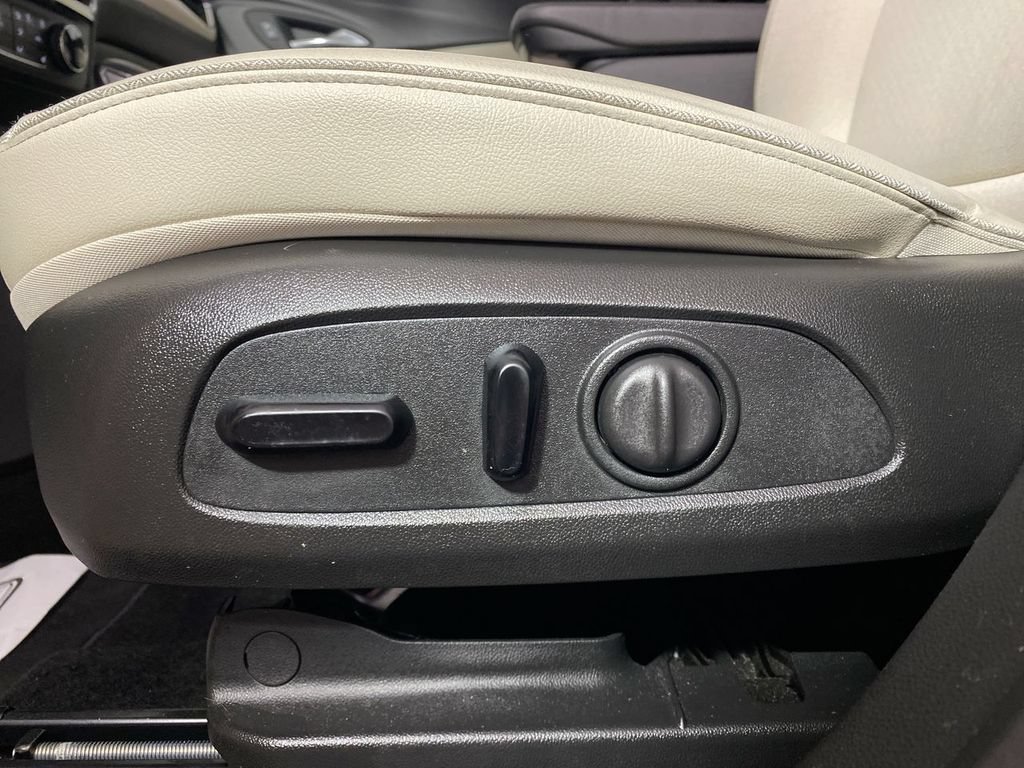 Certified 2024 Buick Encore GX Preferred w/ Comfort Package AWD/4WD image 12
