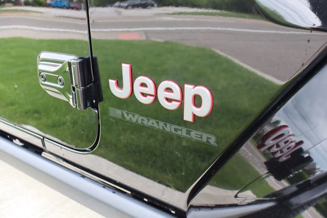 Used 2026 Jeep Wrangler Unlimited Rubicon AWD/4WD image 2