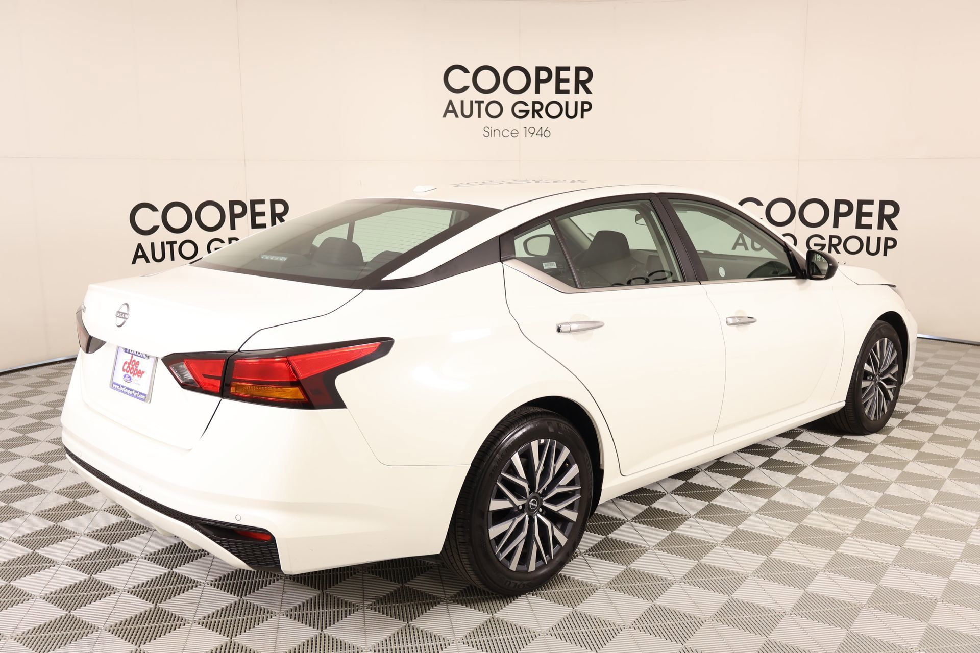 Used 2025 Nissan Altima 2.5 SV FWD image 19