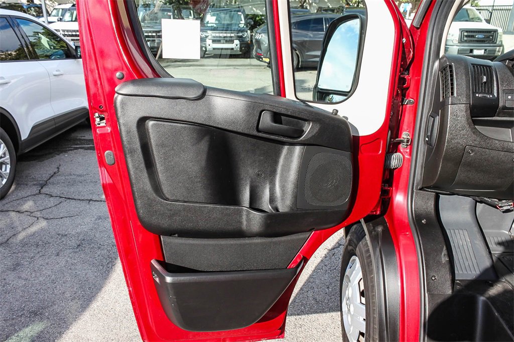 Used 2021 RAM ProMaster 2500 w/ Premium Appearance Group image 34