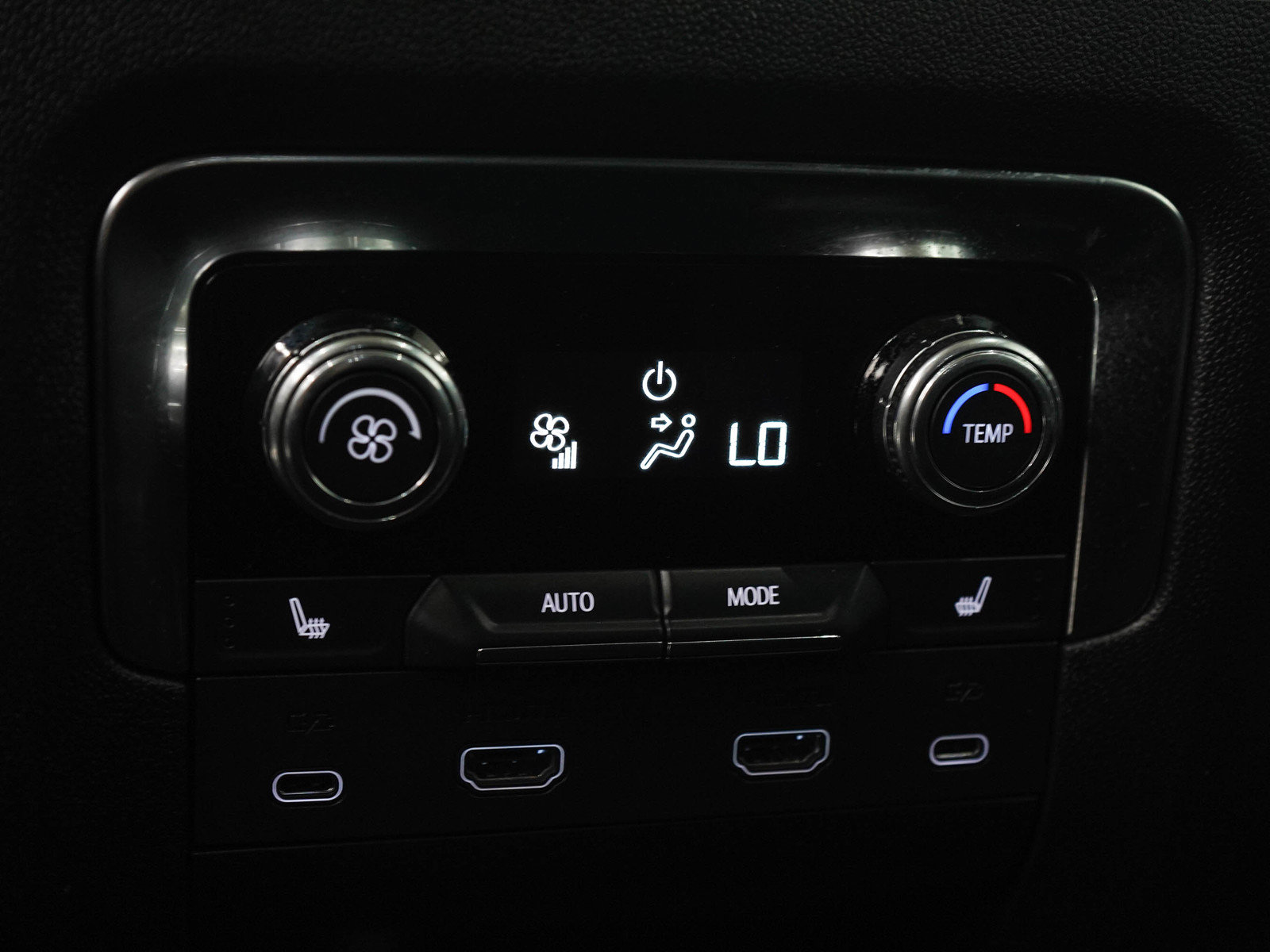 Used 2025 GMC Yukon Denali w/ Denali Reserve Package AWD/4WD image 18