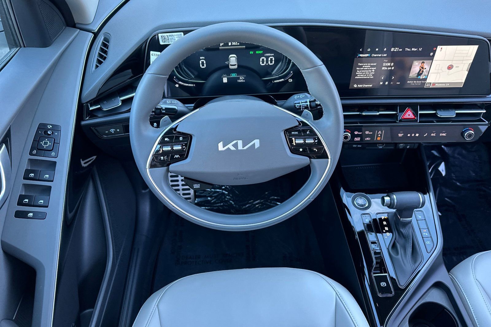 Used 2025 Kia Niro EX Touring image 11