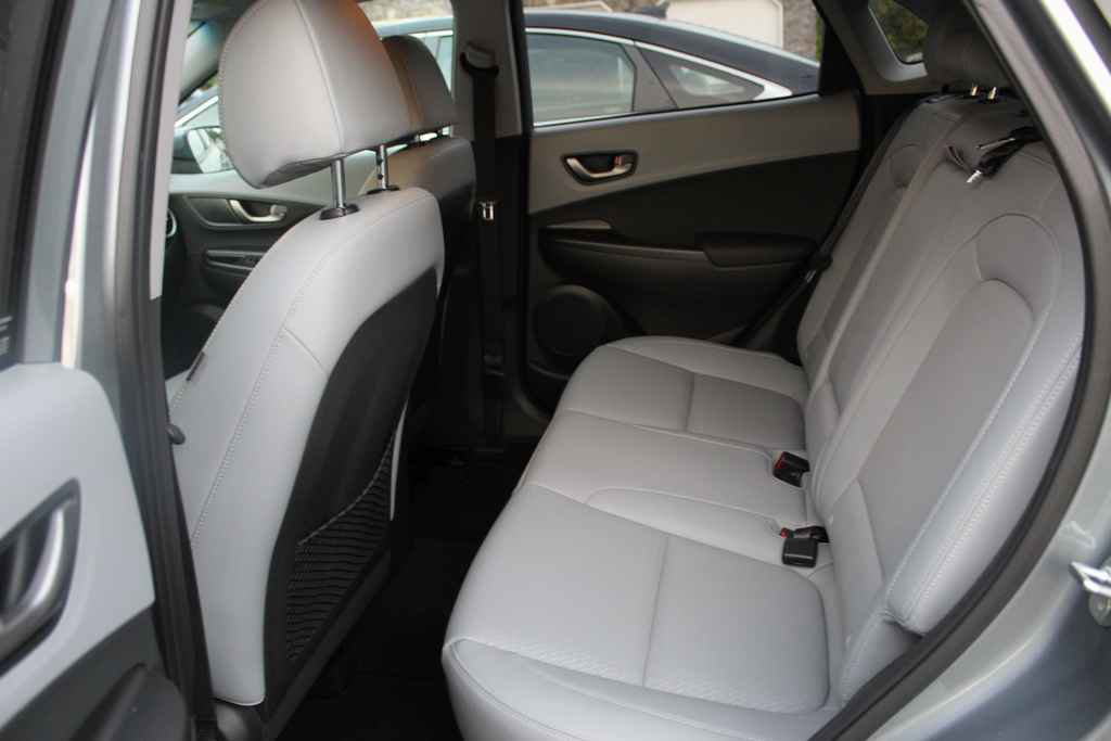 Used 2021 Hyundai Kona Limited w/ Cargo Package image 22