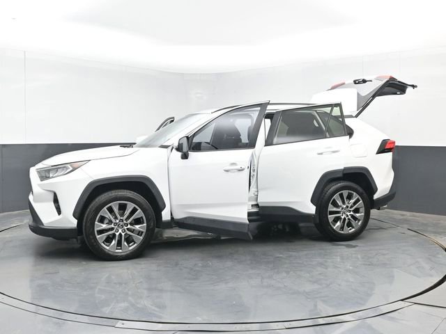 Used 2020 Toyota RAV4 XLE Premium image 53