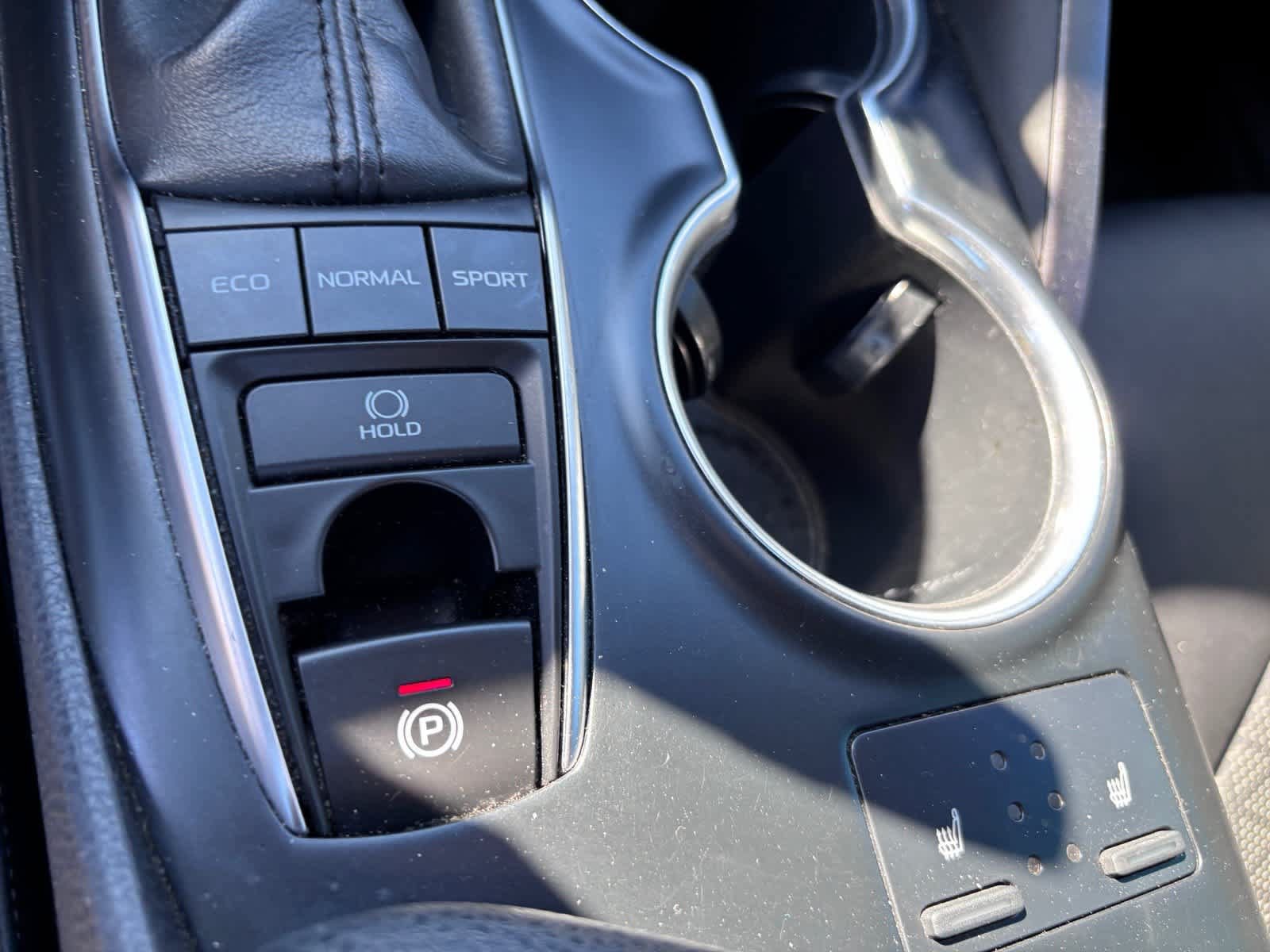 Used 2018 Toyota Camry XSE FWD image 19