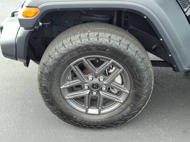 Used 2024 Jeep Wrangler Sport AWD/4WD image 30