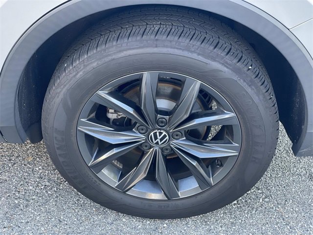 Used 2022 Volkswagen Tiguan SE image 30