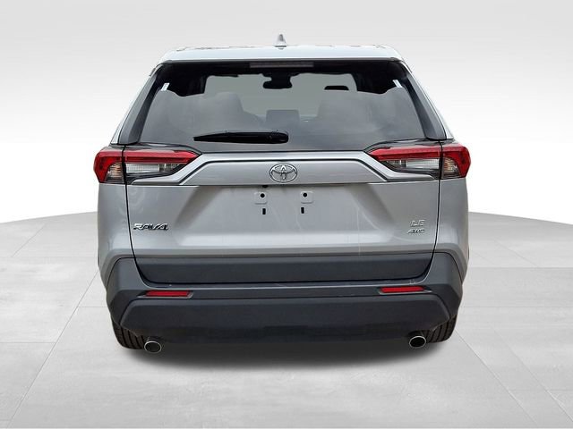 Used 2024 Toyota RAV4 LE AWD/4WD image 6
