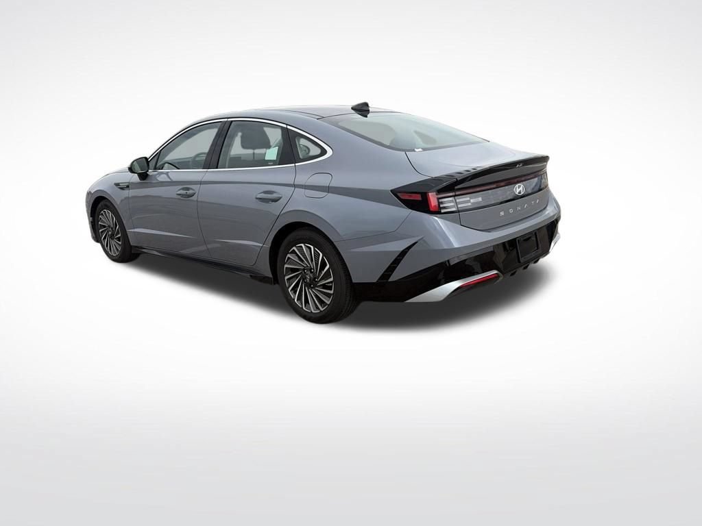Used 2026 Hyundai Sonata SEL FWD image 3