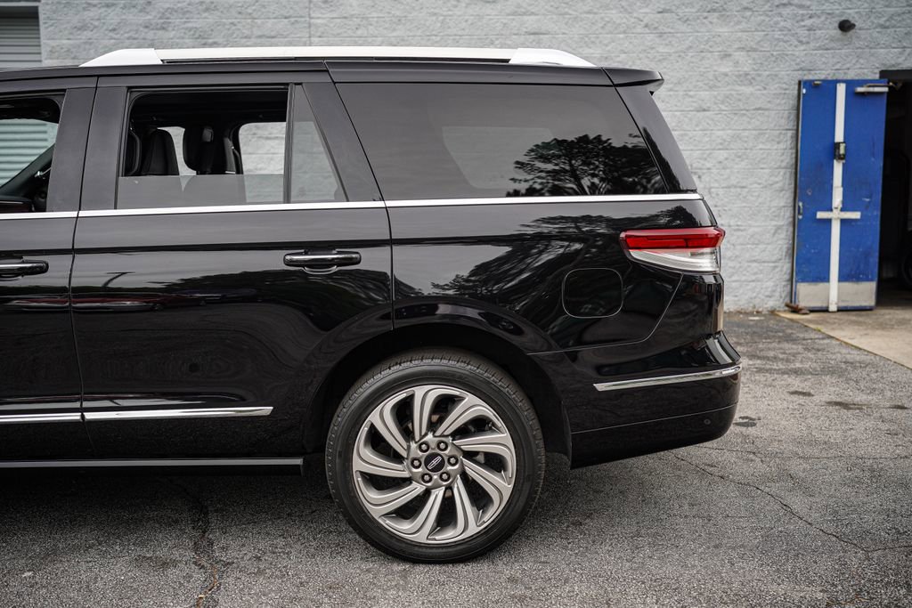 Used 2023 Lincoln Navigator Reserve RWD image 12