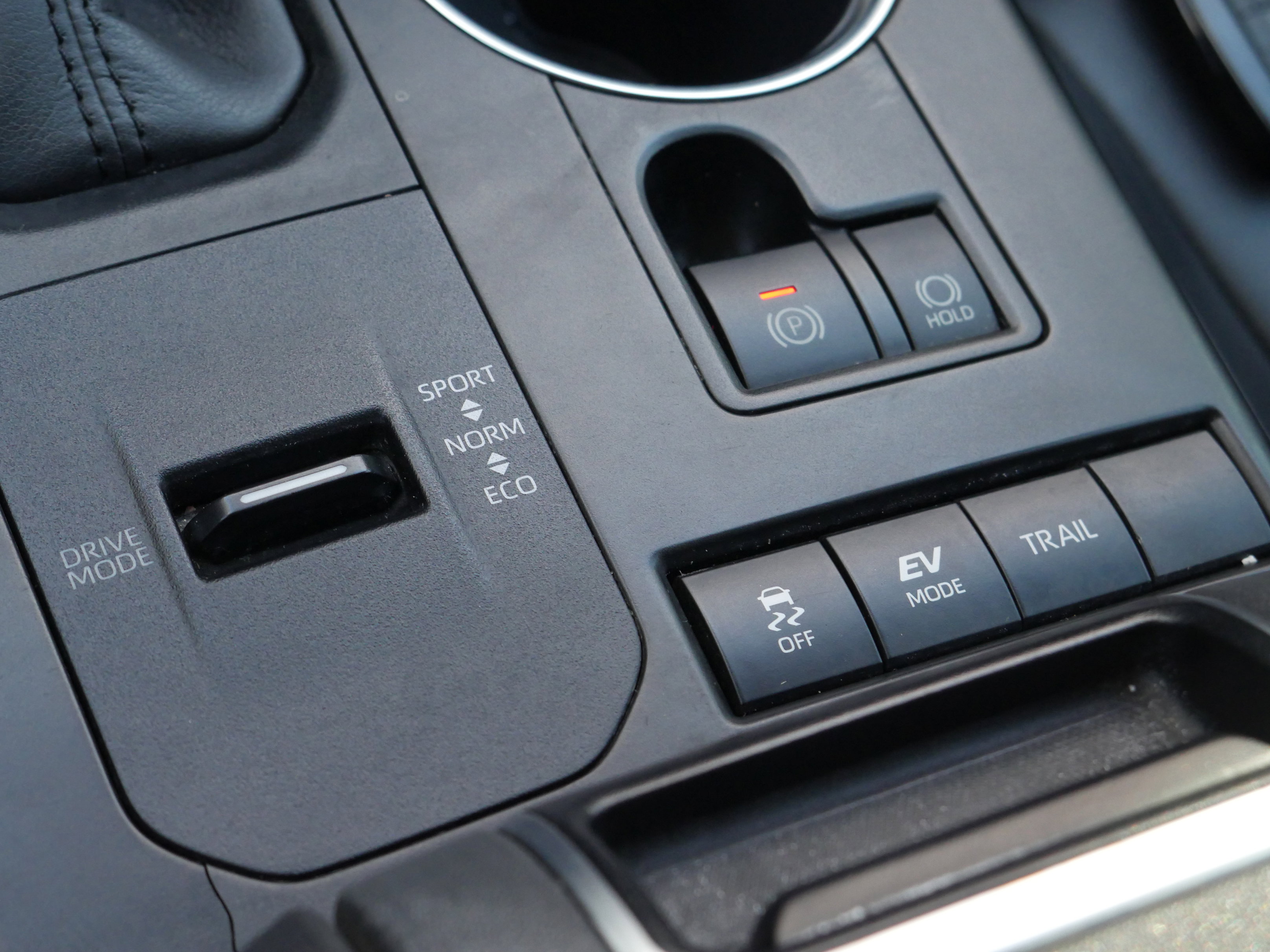 Used 2020 Toyota Highlander XLE AWD/4WD image 15