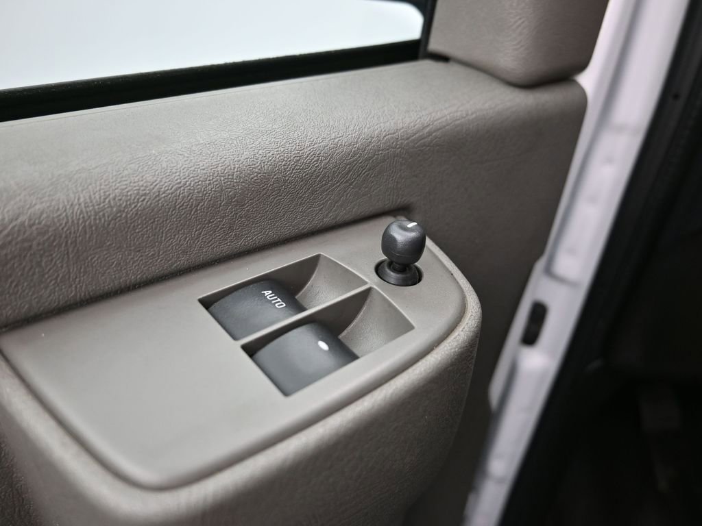 Used 2024 GMC Savana 2500 w/ Driver Convenience Package image 12