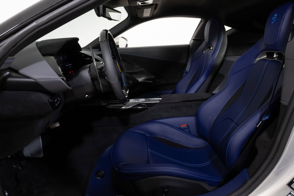 Used 2025 Ferrari 12Cilindri image 38