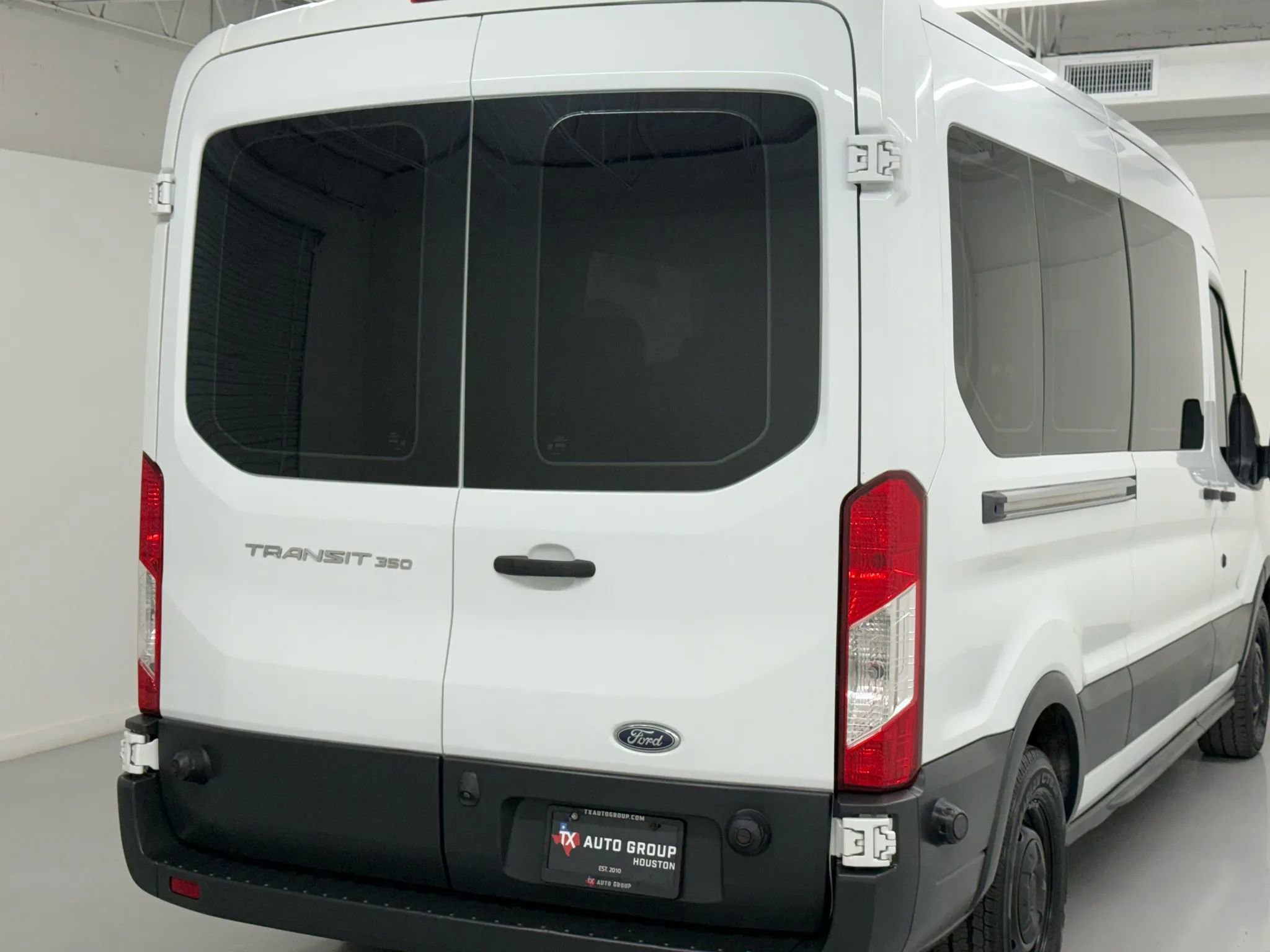 Used 2016 Ford Transit 350 XL image 12