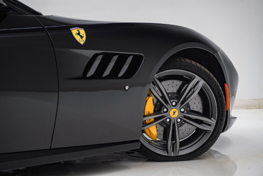 Used 2018 Ferrari GTC4Lusso AWD/4WD image 14