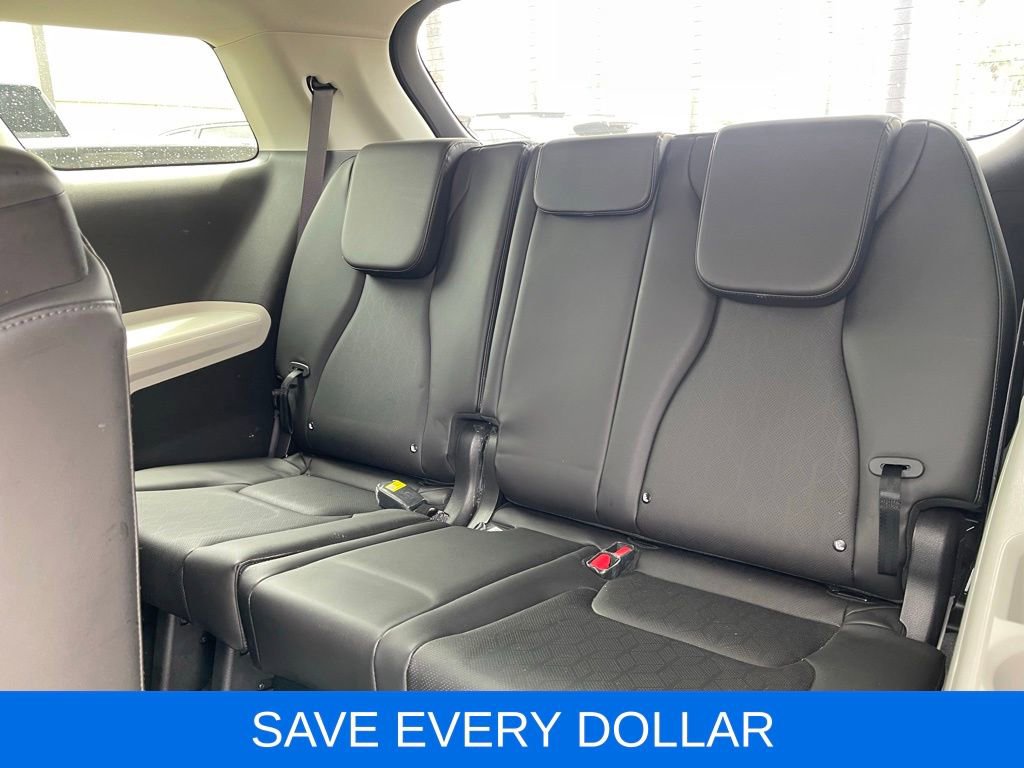 Used 2023 Kia Carnival LX FWD image 16