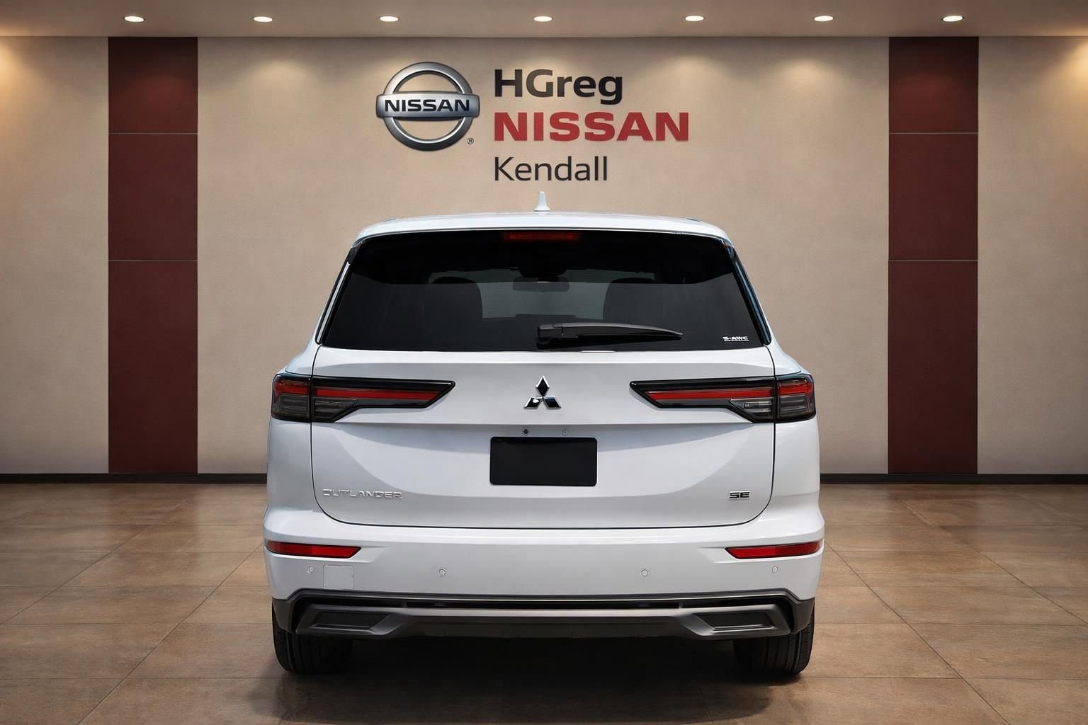 Used 2025 Mitsubishi Outlander AWD image 6