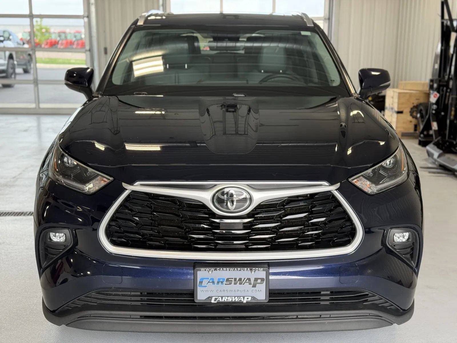 Used 2021 Toyota Highlander XLE AWD/4WD image 7