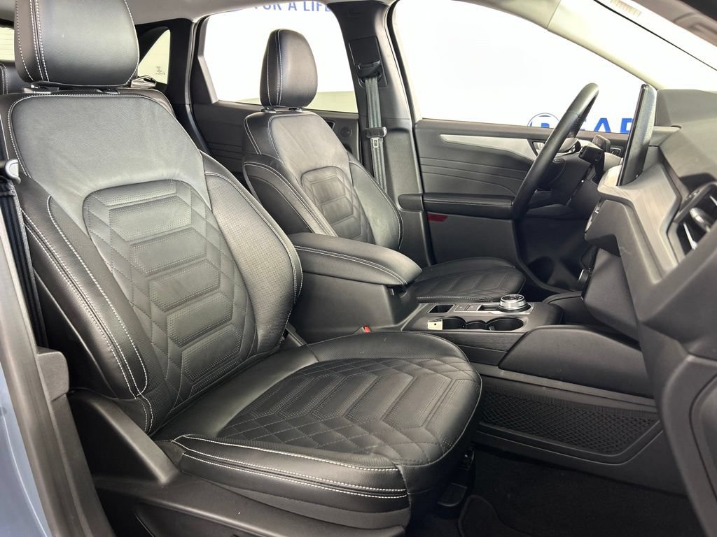 Used 2023 Ford Escape SE FWD image 22