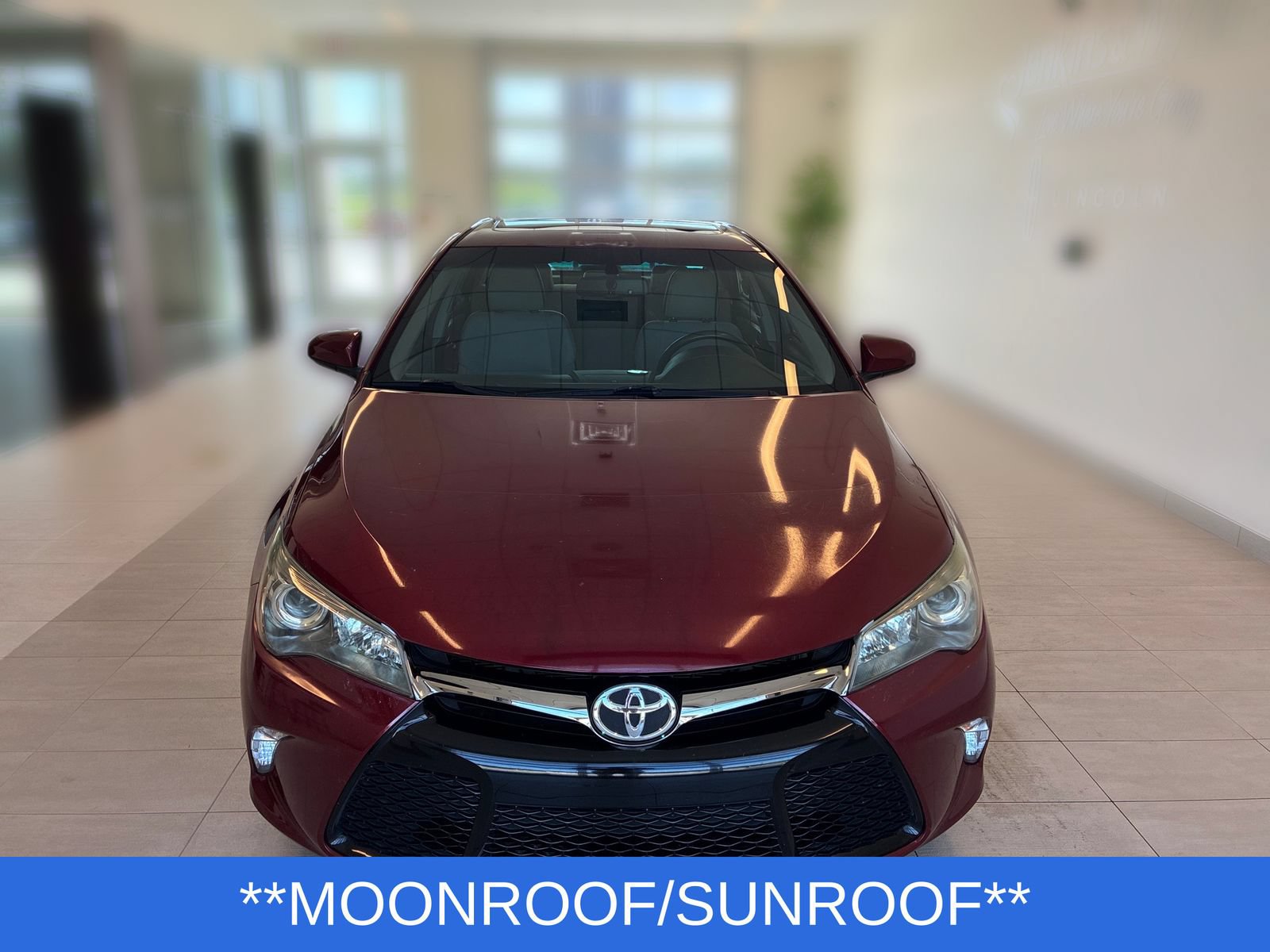 Used 2017 Toyota Camry SE w/ Moonroof Package FWD image 6