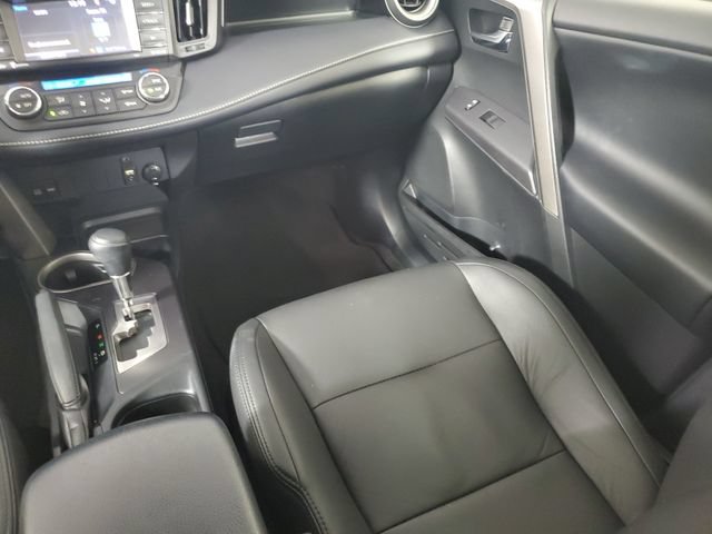 Used 2018 Toyota RAV4 XLE AWD/4WD image 14