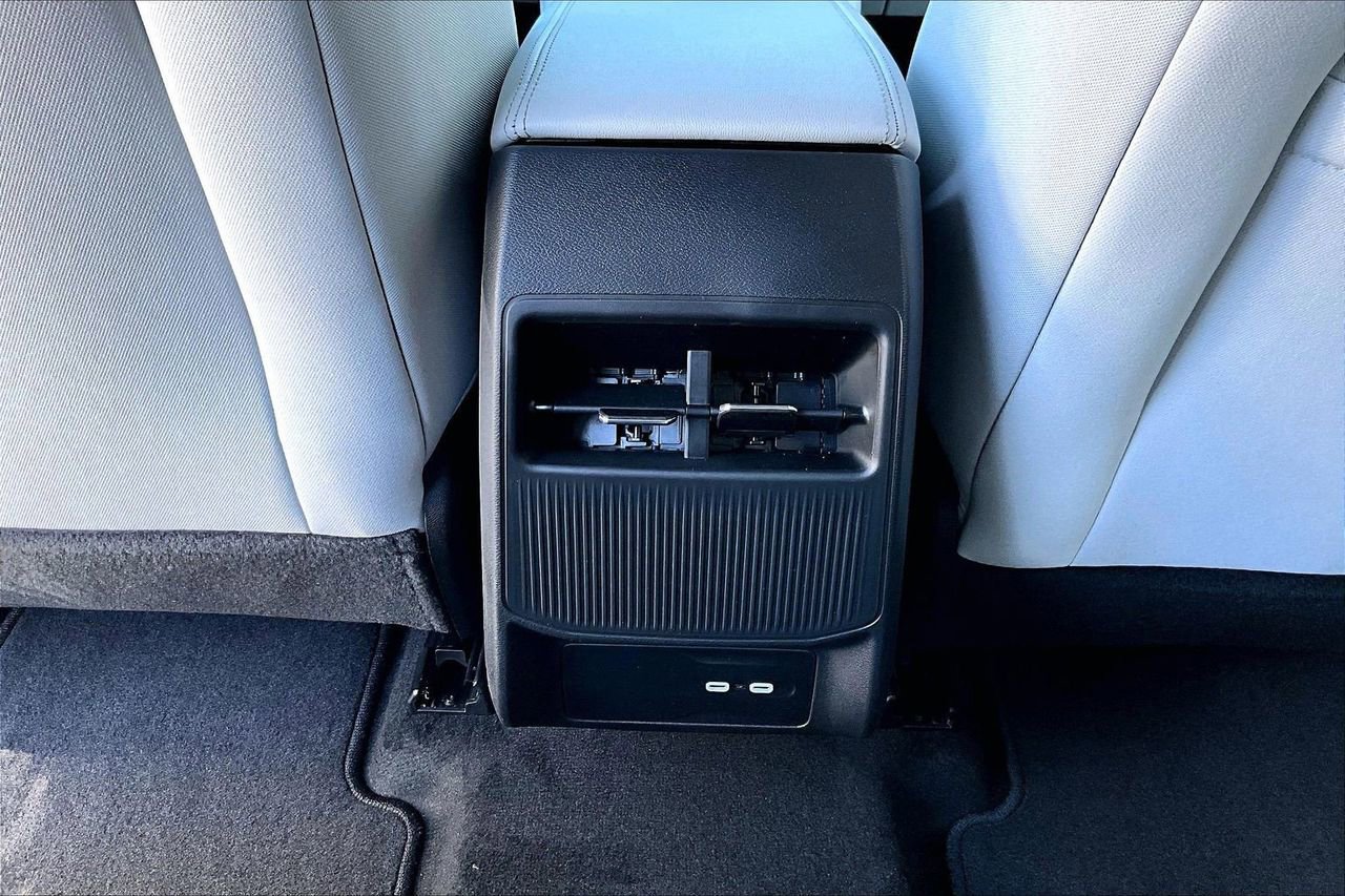 New 2026 Jeep Cherokee Laredo image 15